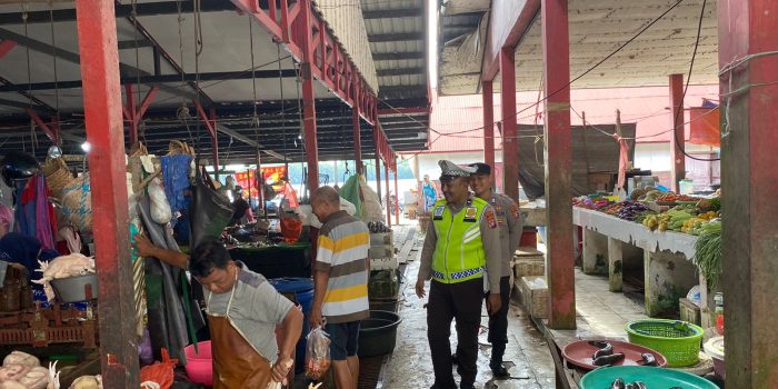 FOTO 11 - TIM ONCALL KE PASAR SAIK
