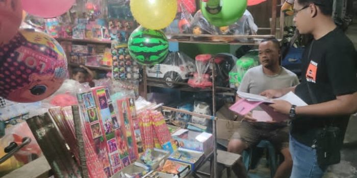 FOTO 2 - SAT INTELKAM CEK SEMBAKO