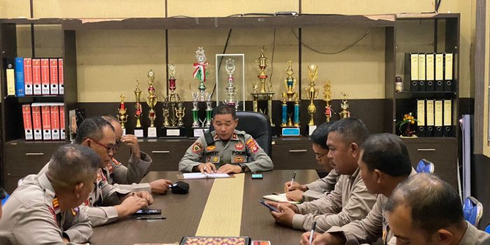 FOTO 9 - RAPAT KUNJUNGAN WAKAPOLDA