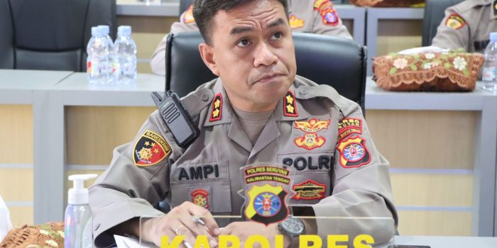 FOTO 10 - KAPOLRES IKUTI ANEV