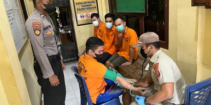 FOTO 2 - CEK KESEHATAN TAHANAN