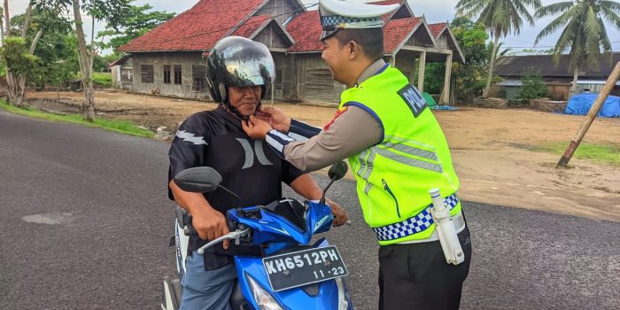FOTO 3 - KLIK HELM