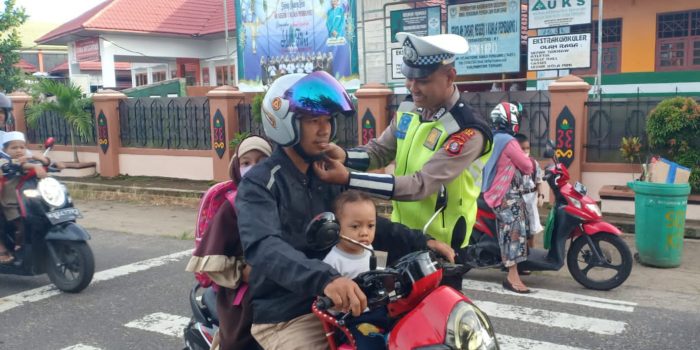 FOTO 4 - KLIK HELM