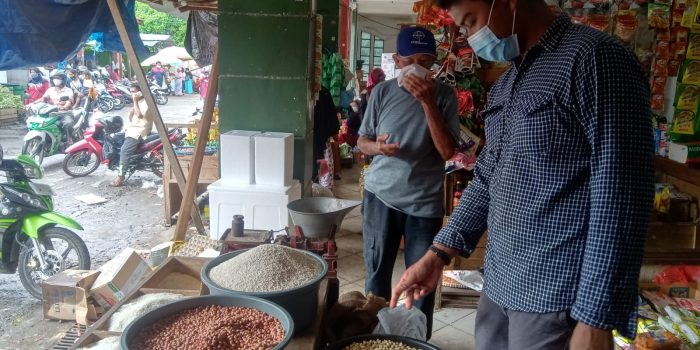 FOTO 5 - CEK SEMBAKO PASKA LEBARAN