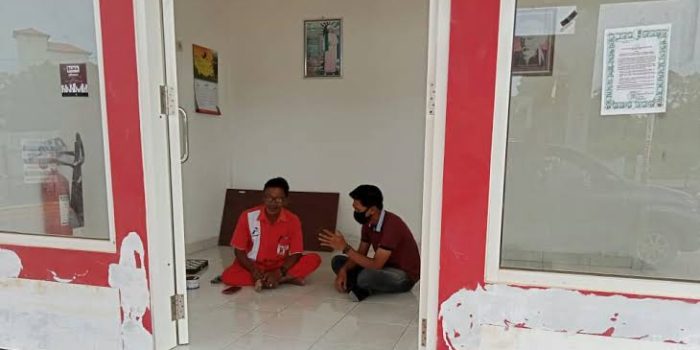 FOTO 1 - CEK BBM DI SPBU
