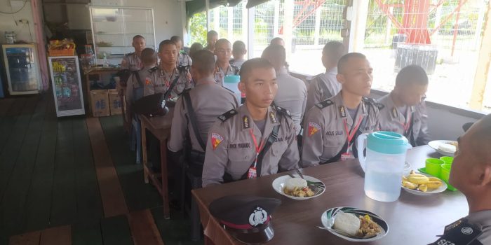 FOTO 10 - MAKAN PAGI