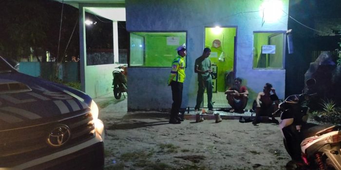 FOTO 11 - SAMBANGI WARGA BERKUMPUL