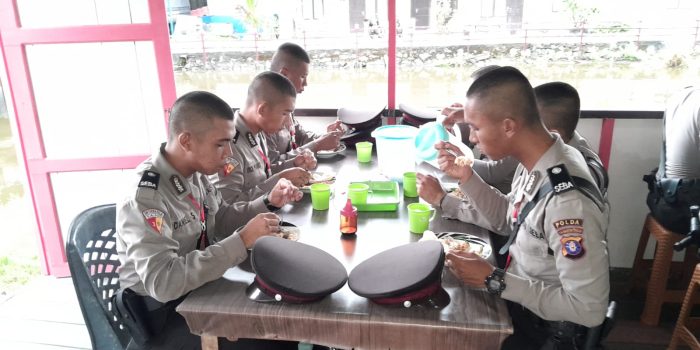 FOTO 2 - MAKAN PAGI