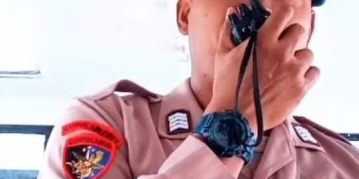 FOTO 2 - SATPOLAIRUD PESAN KESELAMATAN LEWAT RADIO