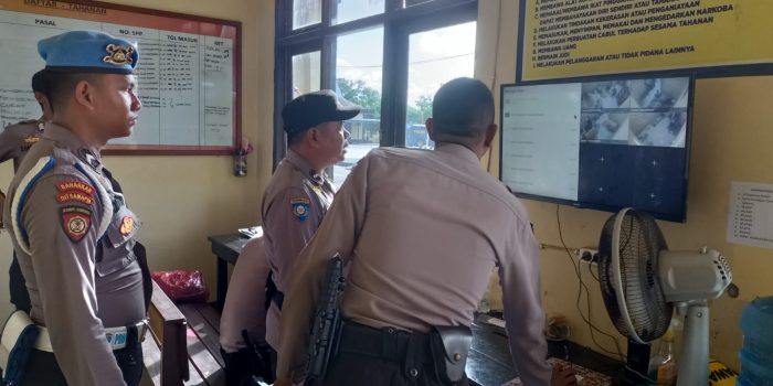 FOTO 12 - CEK CCTV TAHANAN