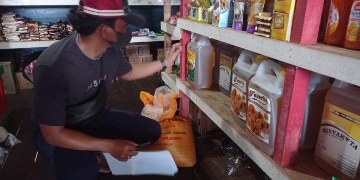 FOTO 4 - CEK STOK MINYAK GORONG DI SERUYAN HULU