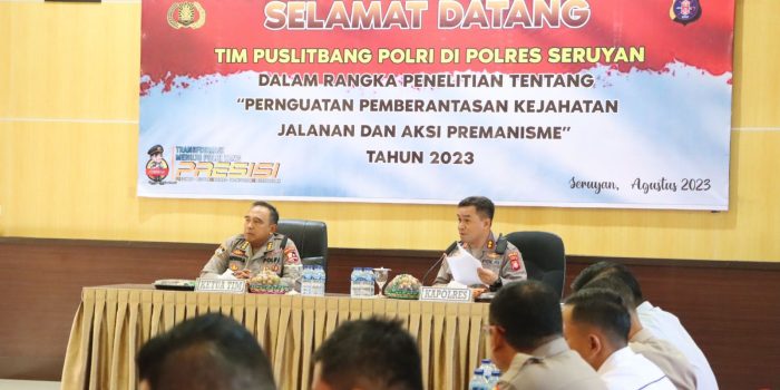 FOTO 5 - TIM PUSLITBANG POLRI