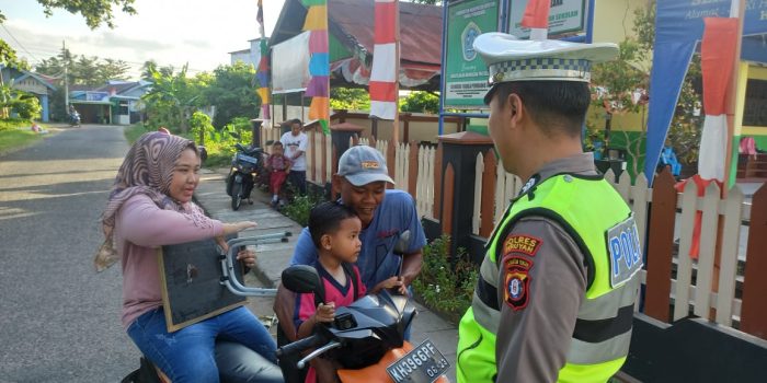 FOTO 7 - TAK PAKAI HELM