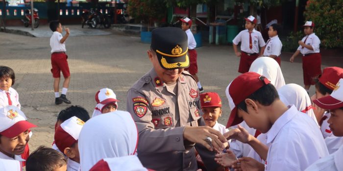 FOTO 8 - WAKAPOLRES USAI UPACARA BENDERA