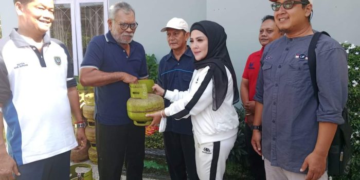 FOTO WABUP SERAHKAN LPG (1)